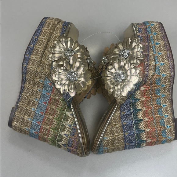 Azalea Wang Moyna Floral Embellished Platform Wedge Sandals Size 7.5 NWOB - Picture 11 of 11